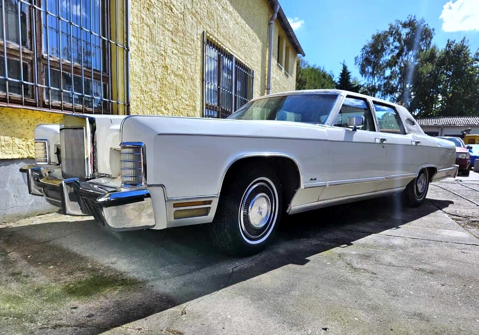 Image of Lincoln Continental